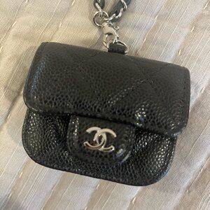 Chanel Airpod Pro Case black quilted leathet